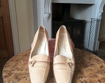 Vintage Salvatore Ferragamo leather brogues . Vintage Size 8.   Made in Italy. Very good condition.  1980s.