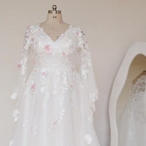 Ivory Embroidered Lace Elegant Floral Wedding Dress//3D Lace Romantic Bridal Dress