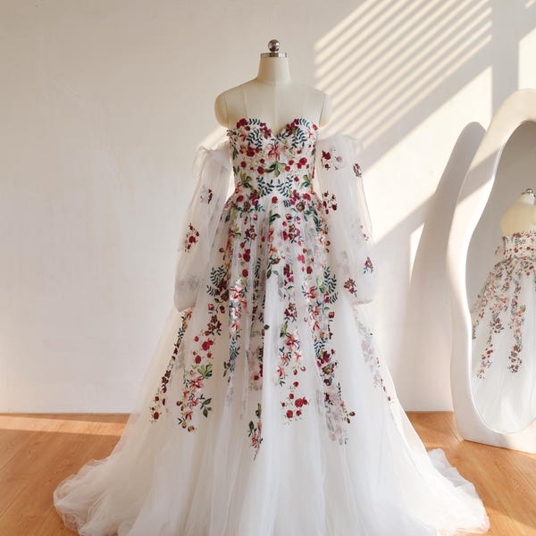 Vintage Little Flowers Floral Wedding Dress :A-line Lace Embroidered Bridal Gown