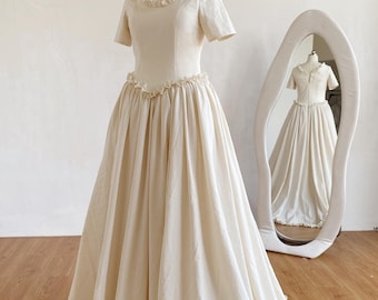 Vintage 100% Cotton Short Sleeve Bridal Gown /Classic Wedding Dress: Basque Waistline Corset Dress