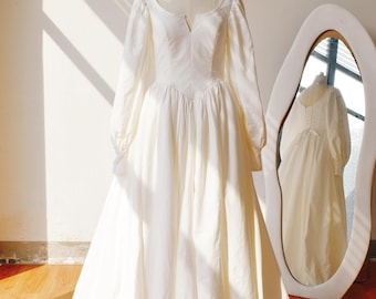 Vintage 100% Cotton Long Sleeve Bridal Gown /Classic Wedding Dress: Basque Waistline Corset Dress