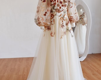 Fall Flowers Wedding Dress: Embroidered  Lace Basque Waist A-line Autumn Bridal Gown