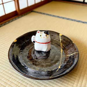 Handmade Japanese Kintsugi-Style Jewelry Dish & Lucky Cat Set | Traditional Maneki Neko Home Decor | Aesthetic Trinket Tray Gift
