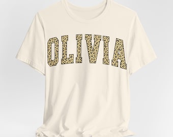 AANGEPASTE Olivia-naamshirt met luipaardprint, gepersonaliseerd Comfort Colors®-shirt, grafisch T-shirt, aangepast naamcadeau, hoodie, dierenprint