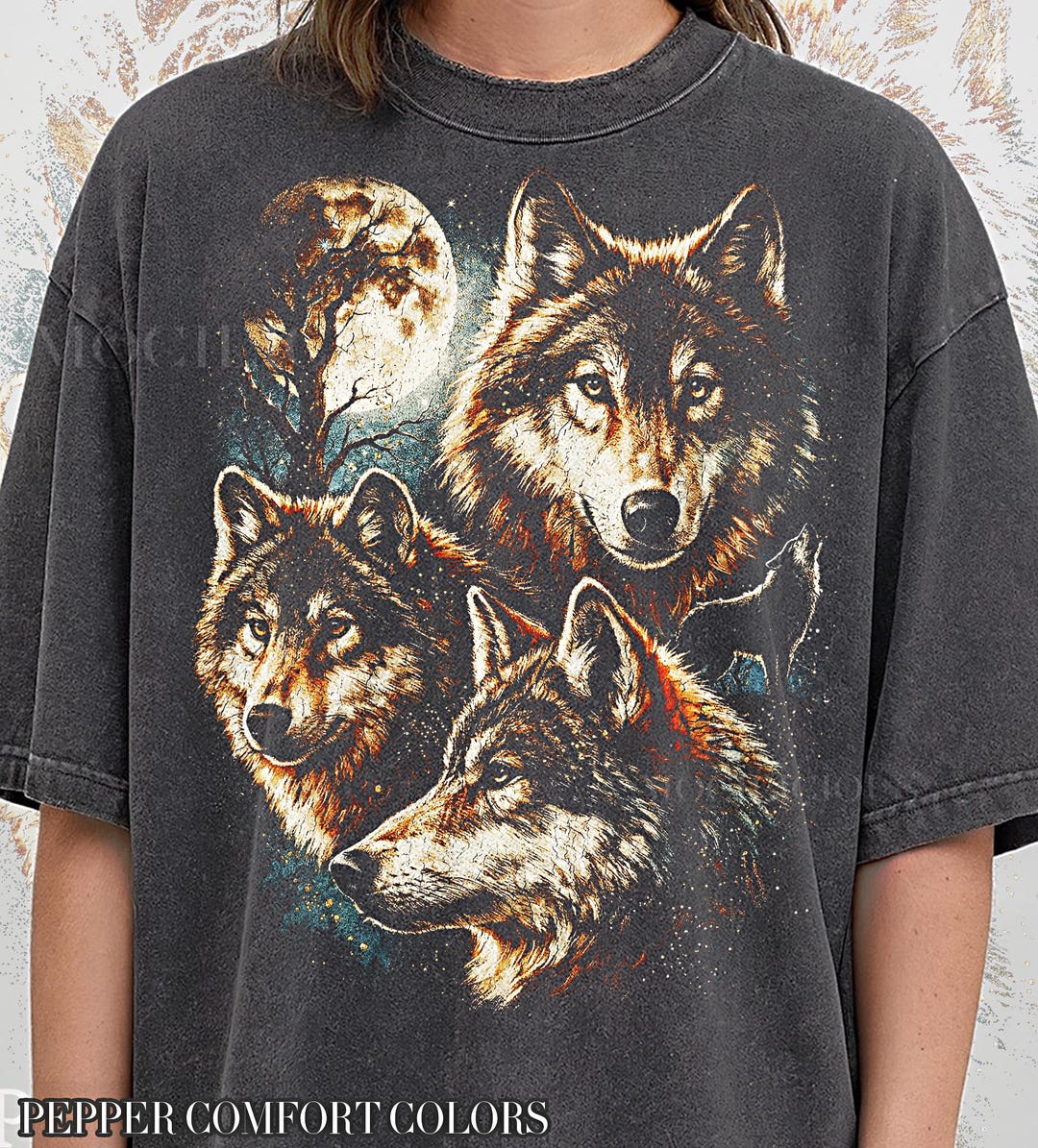 Vintage Wolf 90s Graphic Style T-shirt, Animal Lover Retro Moon Howling ...