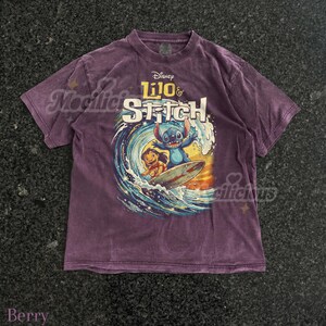 Vintages Lilo & Stitch 90er Jahre Grafikdesign Comfort Colors® Tshirt, D1sney Surfing Retro Faded Tee, Ohana Y2k Streetwear, Cartoon Liebhaber Geschenk Bild 6