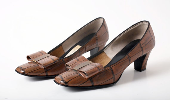 Vintage Town & Country Shoes Alligator Embossed Le