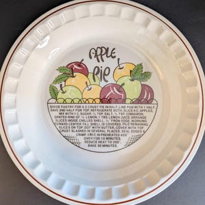 Vintage Apple Pie Recipe Plate 10&quot; Ceramic Pie Dish Farmhouse Kitchen Bakeware