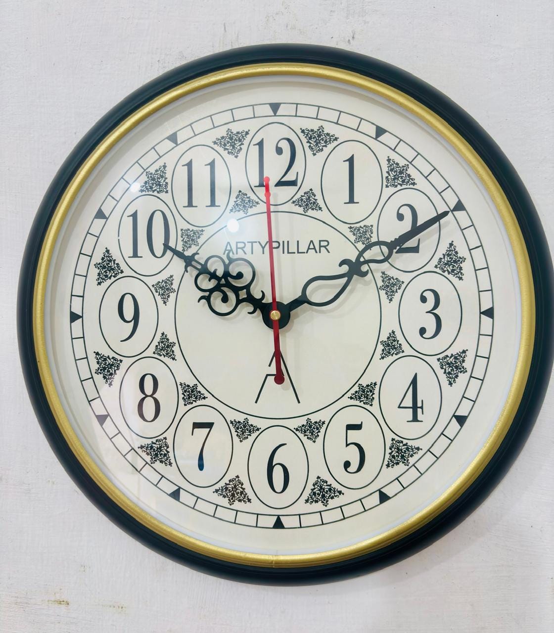 ヴィンテージスタイルのローマ数字壁掛け時計：クラシックなホーム