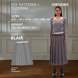 Peut inclure: Une jupe midi plissée grise avec une fine ceinture noire, portée avec un haut gris à manches longues. Le texte indique PDF PATTERNS + TUTORIAL, VIKISEWS, SIZES US2-20, EU34-52, UK6-24, HEIGHT 154-160 CM, SKIRT BLAIR et DIFFICULTY INTERMEDIATE.