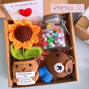 Senden von Sonnenschein-Geschenken: Gehäkelte Sonnenblumen, Gemütlichkeit / Sympathie / Danke, dass Sie mir geholfen haben, Geschenkboxen zu wachsen, Kapsel-Informationsglas, kundenspezifisches Geschenk