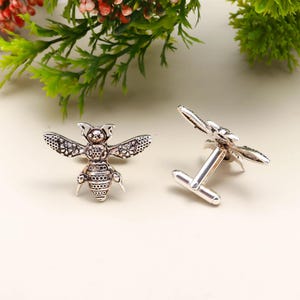 925 Sterling Silver Bumblebee Cufflinks – Engraved Bee Cuff Links for Men |