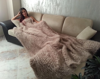 Hand-Knitted Mohair Throw Blanket – Luxurious Fuzzy Bedspread