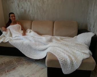 Hand-Knitted Mohair Throw Blanket – Luxurious Soft Knit Bedspread