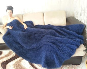 Hand-Knitted Mohair Blanket – Luxurious Soft Bed Throw