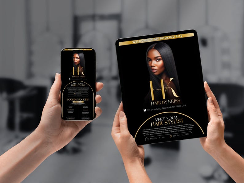 K&ouml;nnte beinhalten: Ein Smartphone und ein Tablet zeigen ein schwarz-goldenes Website-Design. Die Website zeigt ein Portr&auml;t einer Frau mit langen, dunklen Haaren und dem Text "Hair by Kriss". Das Telefon zeigt Buchungsrichtlinien.