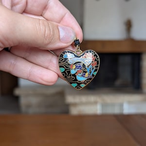 Vintage cloisonné black heart pendant with bird and floral motif enamel necklace for collectible gift or romantic accessory