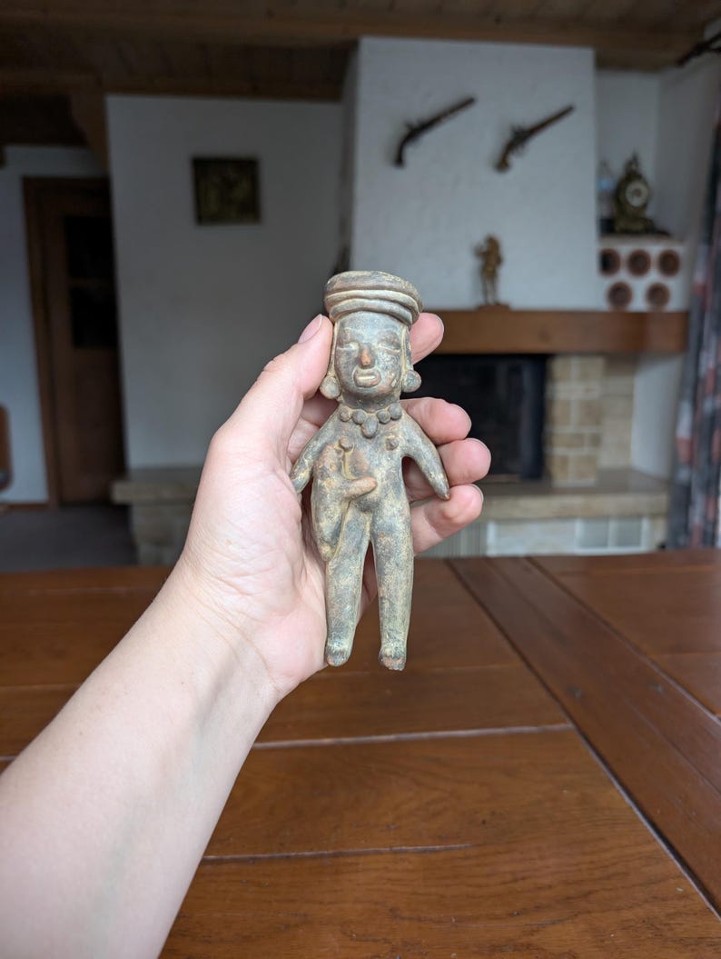 GILDE Decoratieve sculptuur figuur Lady - met hoed rode lippen - decoratie badkamer woonkamer - hoogte 32 cm - blauw wit crème