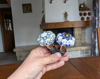 Vintage Keramiska Vinproppar, Handmålade Blommönster, Set om 2