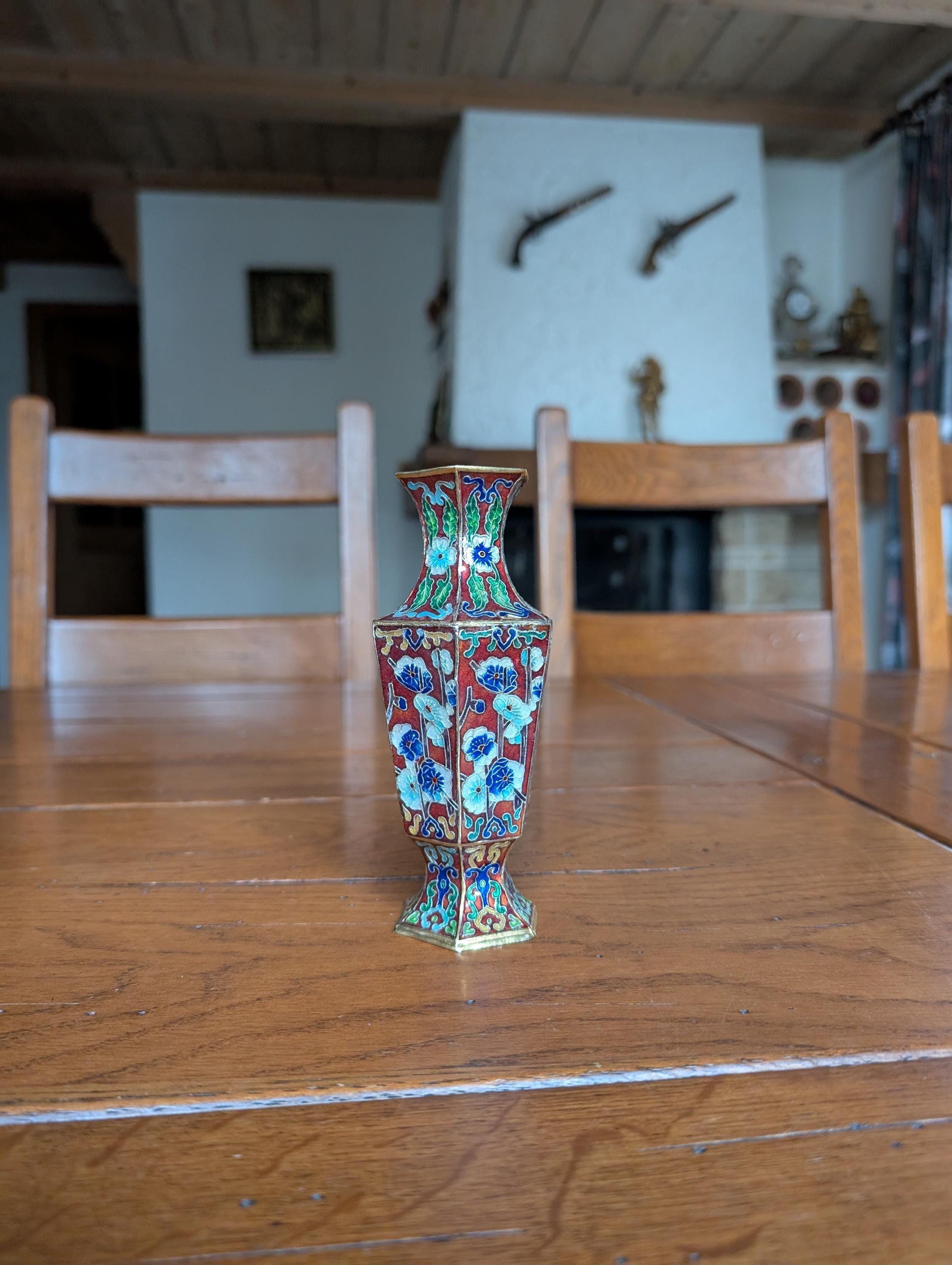 Cloisonné Chinese Vase: Red Hexagonal Enamel Flower Motif - Etsy Vintage Chinese Hexagonal Cloisonné Vase main image 0