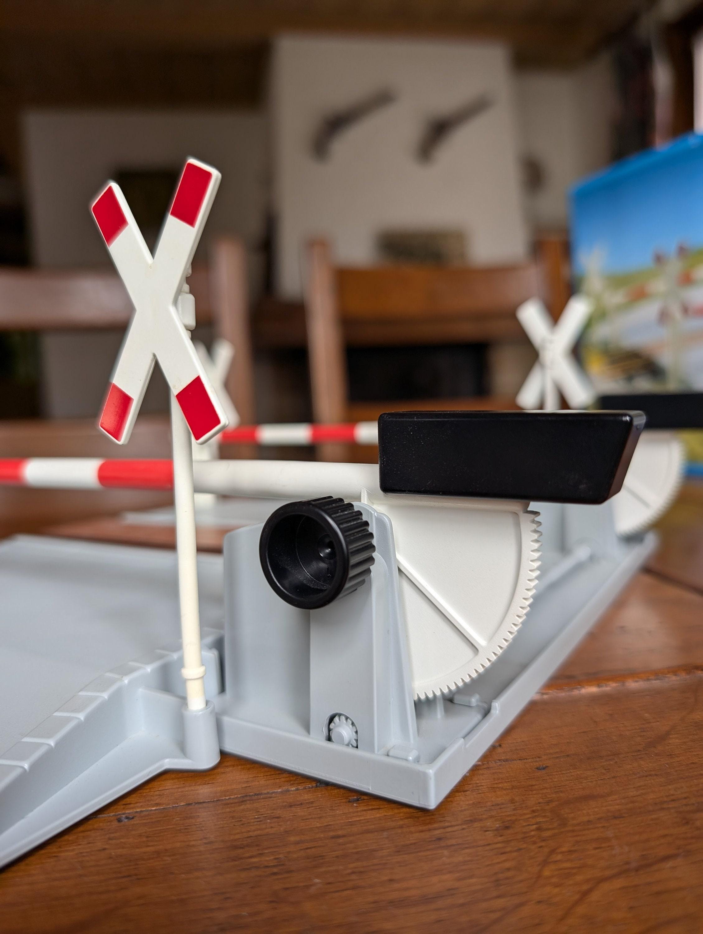 Playmobil Passage à Niveau 4364 - Signalisation Pour Circuit De Train, Occasion