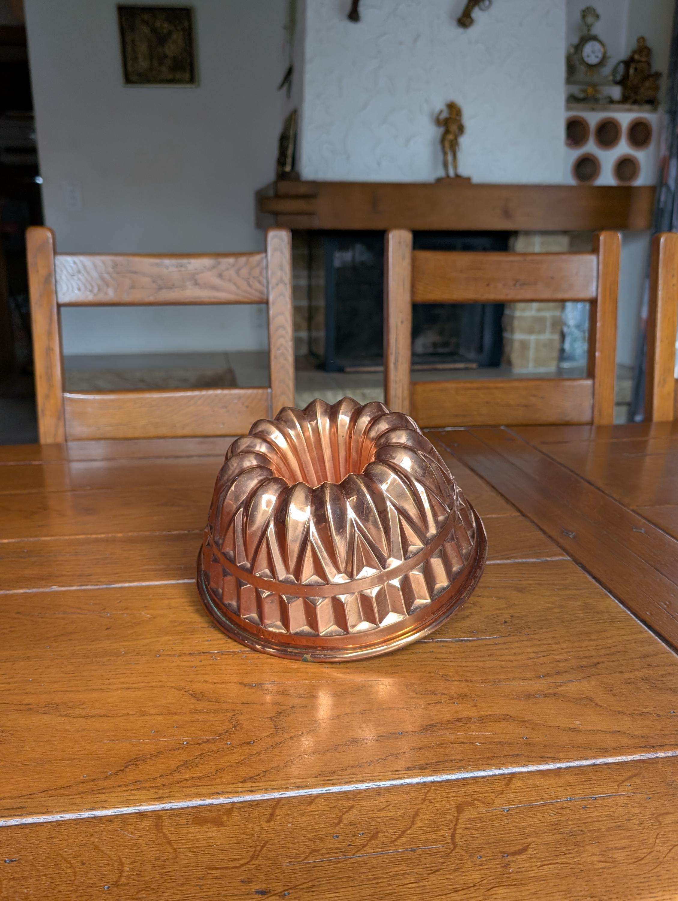 Vintage Copper Bundt Cake Mold: Sigg Swiss Kitchen Decor (9 Inch