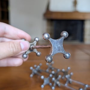 Vintage S*F Silverfärgade Knivstöd, Set om 6, Modern Geometrisk Design, Mitten av Århundradet