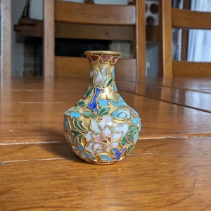 Vintage cloisonné Chinese miniature vase with floral motif, turquoise enamel and gold pattern for miniature vase collection