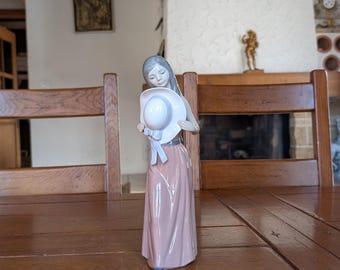 Figura de porcelana vintage de Lladró, niña con sombrero, decoración pastel