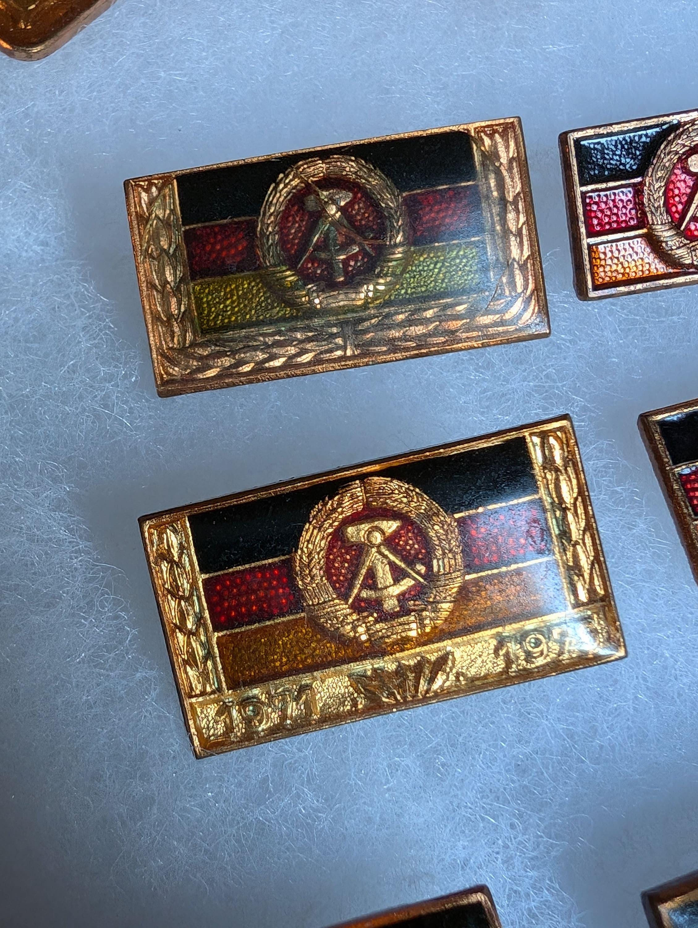 東ドイツの軍・公務員バッジコレクション：社会主義史の紋章 - Etsy 日本