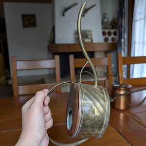 Vintage Schweizer Kupferdose handgehämmert kleine Gießkanne zum Gießen von Sukkulenten als Geschenk für den Innengartendekor