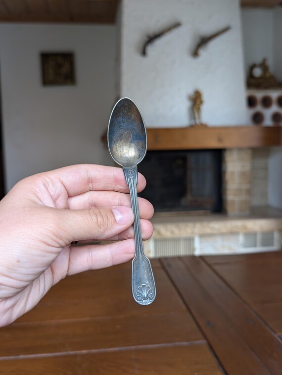 クリストフルの銀メッキティースプーン。エレガントなティー