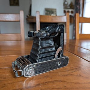 Voigtländer Bessa Braunschweig vintage 1930s folding medium format camera with Anastigmat Voigtar 1:6.3 lens from Germany