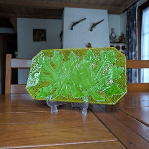 Bassano Majolica Costa large serving flat green rectangular plate with grape leaf motif and wicker basket pattern, vintage 60s from Italy