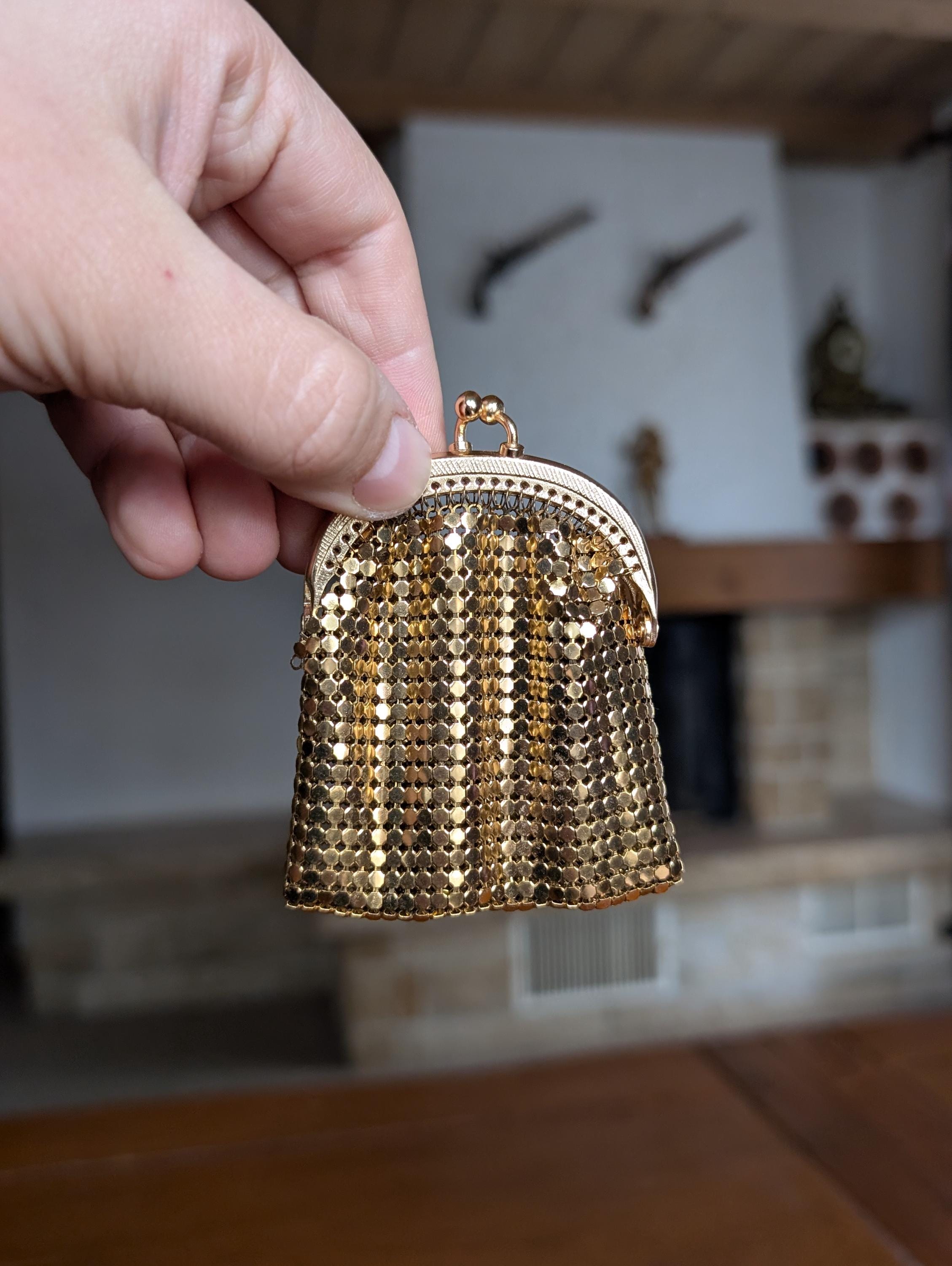 Vintage Gold Tone Mesh Coin Purse Mini Chainmail Pouch With Kiss