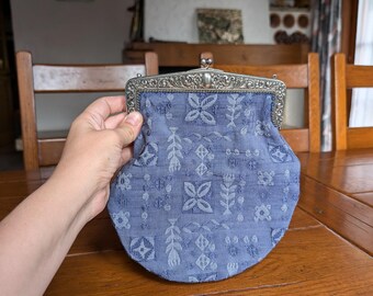Vintage Art Deco Stoff-Clutch: Blaue Schulter Handtasche, Metallrahmen
