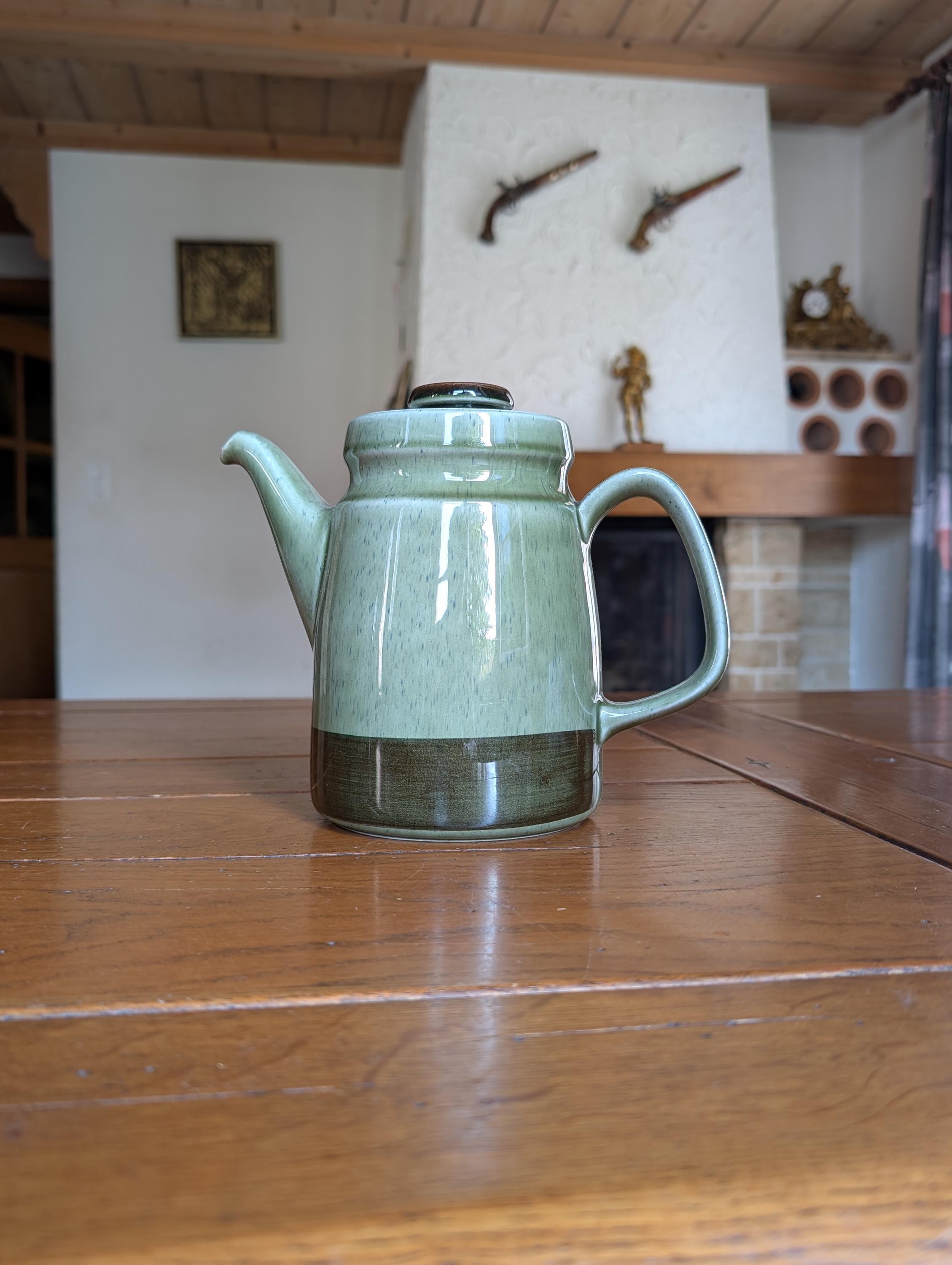 Scandi teapot