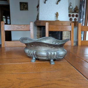 Egidio Casagrande Italian vintage brutalist style metal lion paw planter from Italy for patio decor