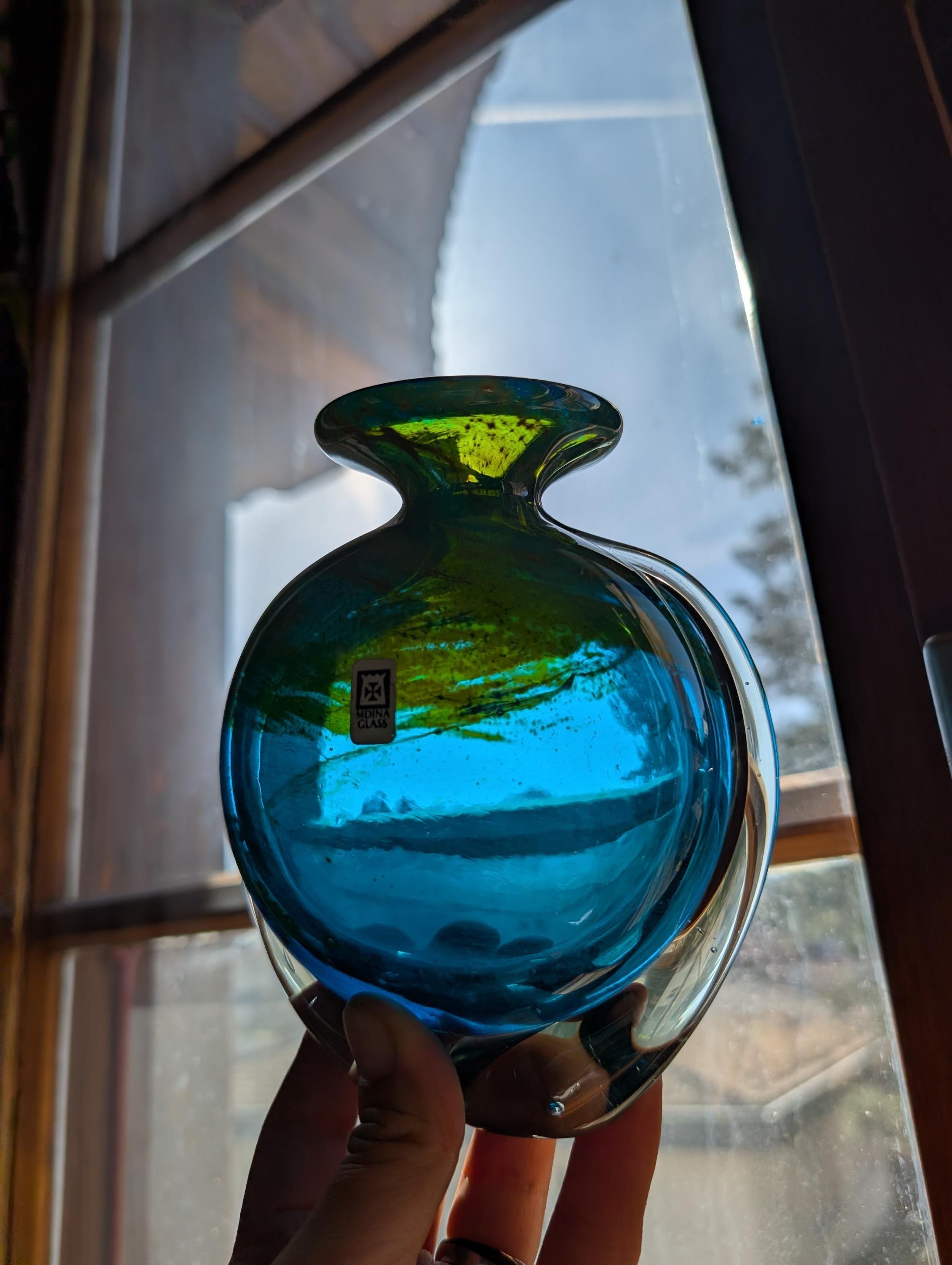 イムディーナガラス　花瓶 イムディーナガラスの花瓶：ヴィンテージアートガラス、ブルー