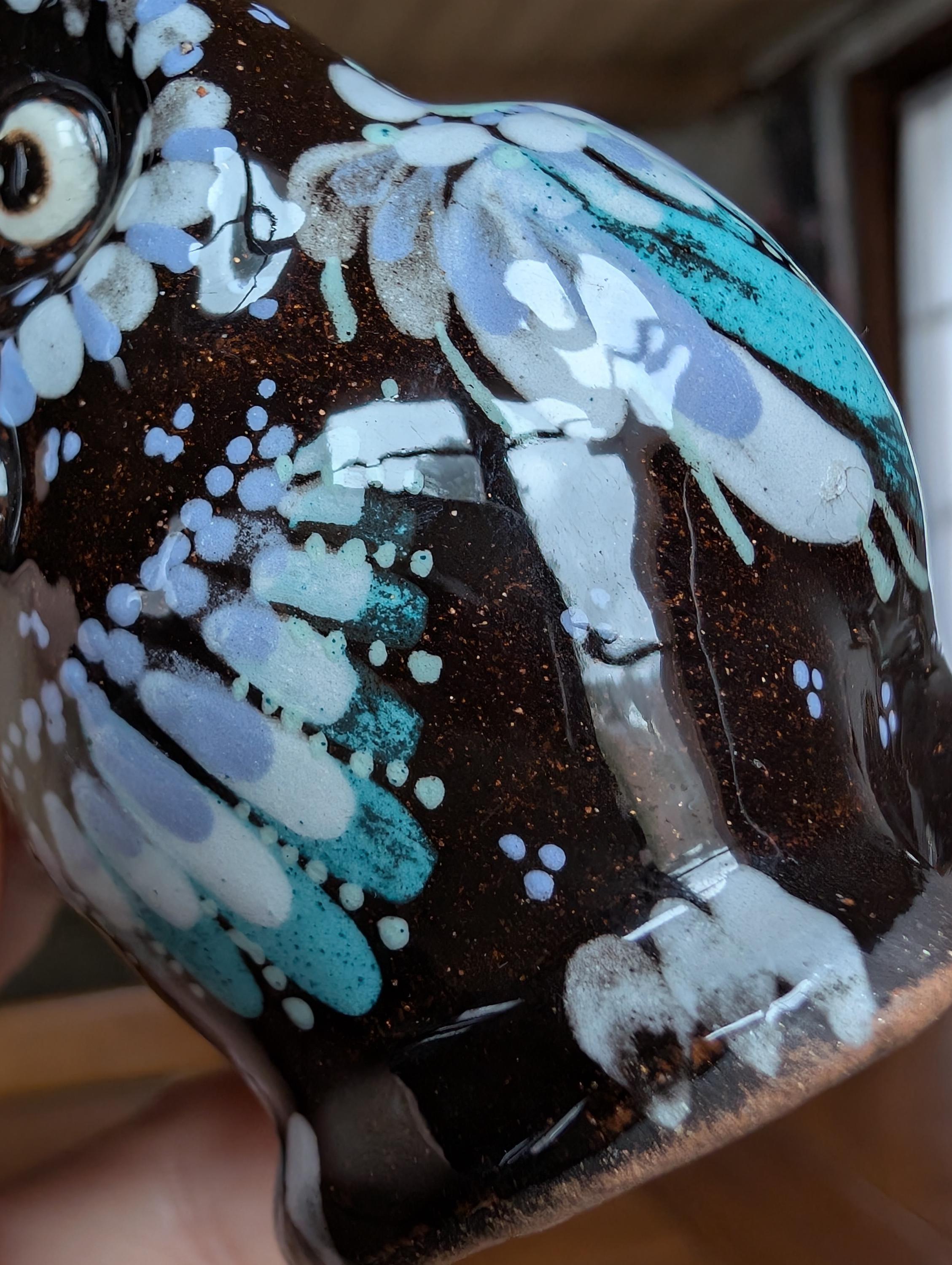 ヴィンテージ スイス製 陶器製 フクロウの置物：手描きの青と白の装飾