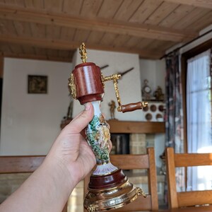 Reuge Musical Spice Mill: Capodimonte Angel, Swiss Movement image 9