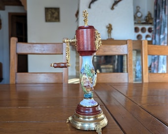 Reuge Musical Spice Mill: Capodimonte Angel, Swiss Movement