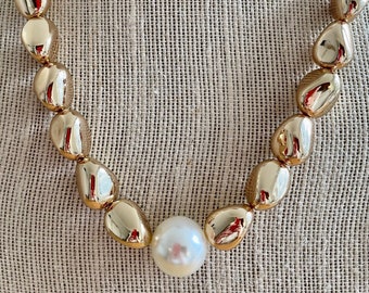 Pearlcore, pearl necklace gifted, gold necklace, chunky necklace, chunky pearl necklace, pearl statement necklace, pearl charm necklace