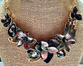 Flower necklace for women, black flower statement necklace, black flower necklace, statement necklace, bridesmaid necklace, Mothers Day