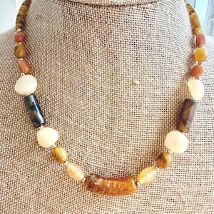 Simple Bead Collar Necklace: Chunky Amber-Colored, 20"