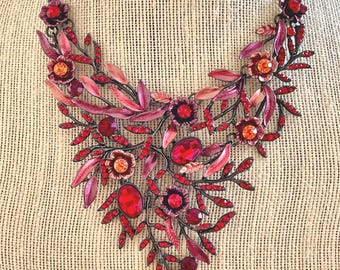 Flower Vine Statement Necklace: Vintage 60s Style
