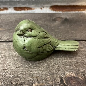 Bird Figurine Bird Statue Bird Farmhouse Decor Bird Tabletop Decor Bird Lover Gift Bird Collectible Rustic Bird Decoration Gifts For Her