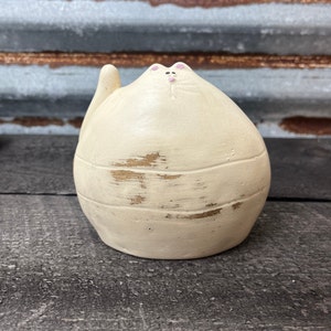 Fat Cat Figurine Chubby Cat Statue Kitty Figurine Cat Lover Gift Cat Farmhouse Decor Housewarming Gift Cat Collectible Cat Decor Cat Figure