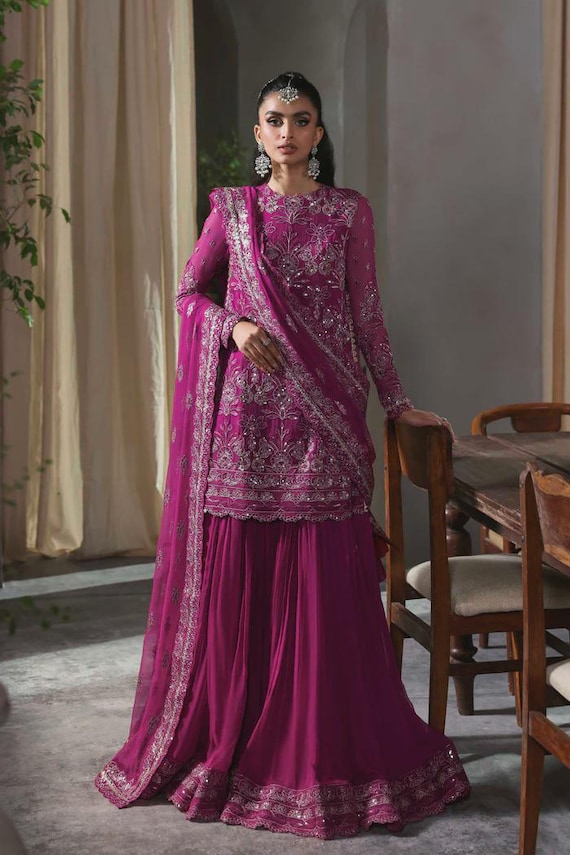 engagement dress saree Hand-Embellished Net Saree: Pakistani Bridal Wedding Dress