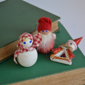 Vintage Scandinavian Looking Santa Claus Mrs. Claus Set Christmas Ornaments